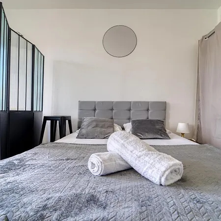Apartment Le Muse Quartier Proche Transport Parking Prive Un-sejour-a-part Metz